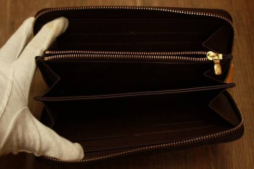 財布のLOUIS VUITTON(ルイ・ヴィトン）
