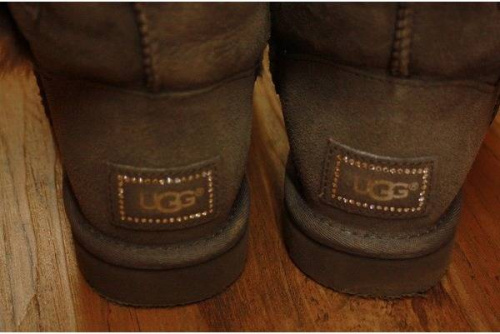 シューズのアグ（UGG）