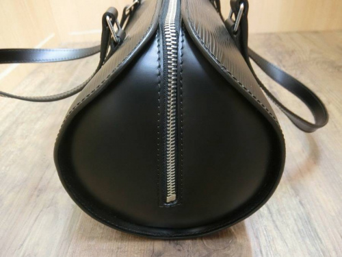 バッグのLOUIS VUITTON(ルイ・ヴィトン）