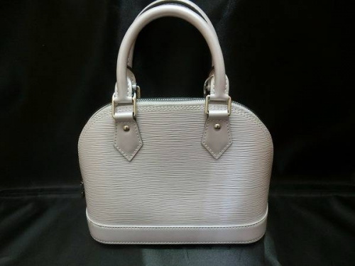 バッグのLOUIS VUITTON(ルイ・ヴィトン）