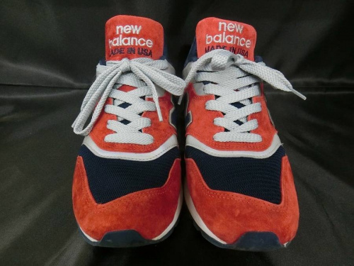 スニーカーのニューバランス（new balance）