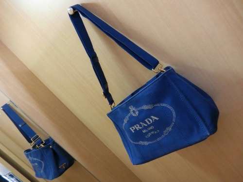 バッグのプラダ(PRADA)