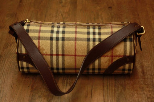 バーバリー(BURBERRY)の浦和3店舗新入荷