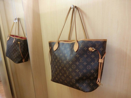 ブランド・ラグジュアリーのLOUIS VUITTON(ルイ・ヴィトン）