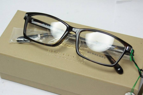 伊達眼鏡のバーバリー(BURBERRY)