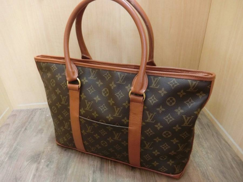 ブランド・ラグジュアリーのLOUIS VUITTON(ルイ・ヴィトン）