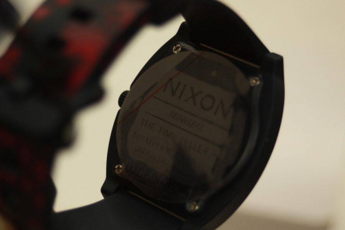 ニクソン（NIXON）のバレンタインデー