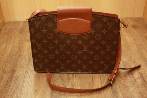 バッグのLOUIS VUITTON(ルイ・ヴィトン）