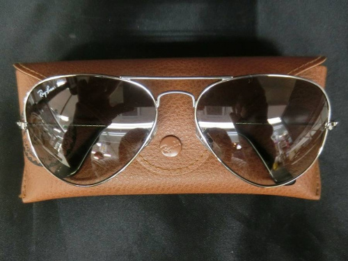 ブランド・ラグジュアリーのRAY-BAN