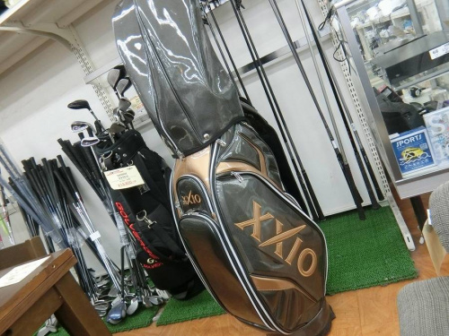 スポーツ用品のゴルフ