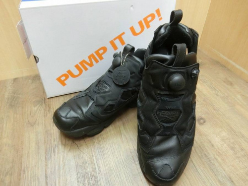 メンズファッションのREEBOK