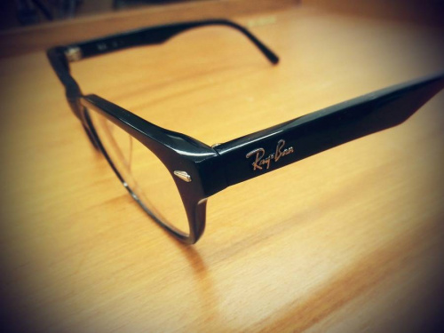 サングラスのRAY-BAN
