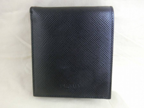 財布のPRADA（プラダ）