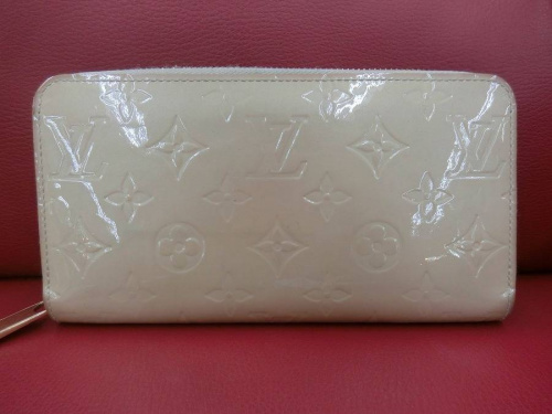 財布のLOUIS VUITTON(ルイ・ヴィトン）