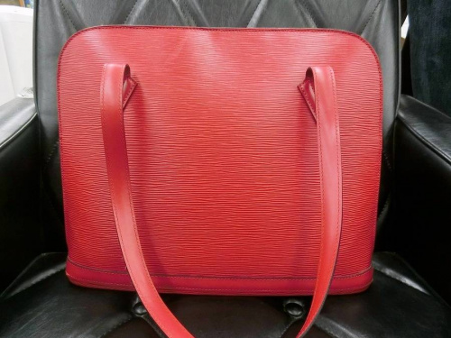 バッグのLOUIS VUITTON(ルイ・ヴィトン）