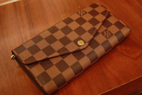 財布のLOUIS VUITTON(ルイ・ヴィトン）