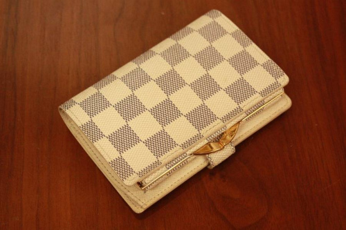 財布のLOUIS VUITTON(ルイ・ヴィトン）