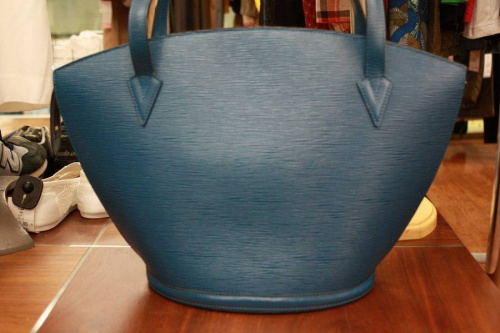 バッグのLOUIS VUITTON(ルイ・ヴィトン）