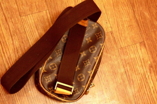 バッグのLOUIS VUITTON(ルイ・ヴィトン）