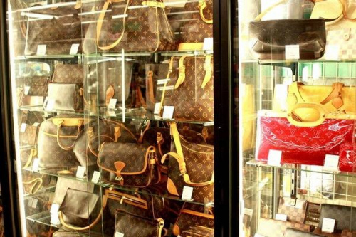 ¥ë¥¤¥ô¥£¥È¥ó¡ÊLOUIS VUITTON¡Ë¤Î±ºÏÂ3ŹÊÞ¿·Æþ²Ù