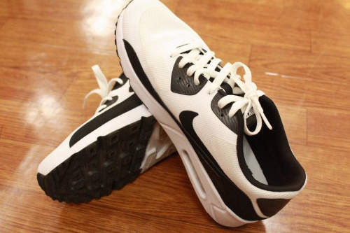 ナイキ(NIKE)の浦和3店舗新入荷