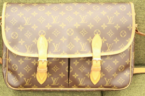 バッグのルイヴィトン（LOUIS VUITTON）