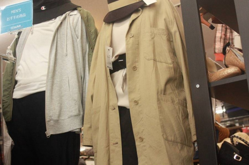 レディースファッションの衣類