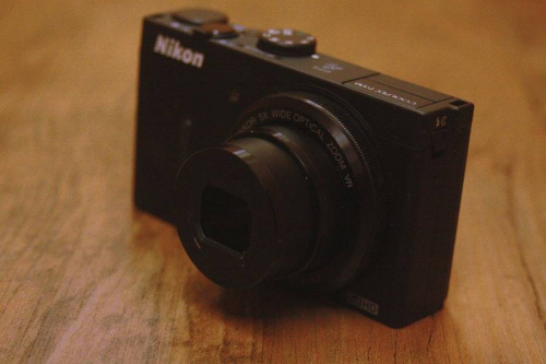 デジタルカメラのニコン（NIKON）