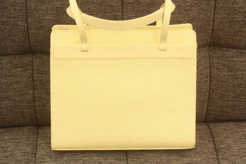 バッグのルイヴィトン（LOUIS VUITTON）