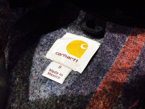 ジャケットのCarhartt