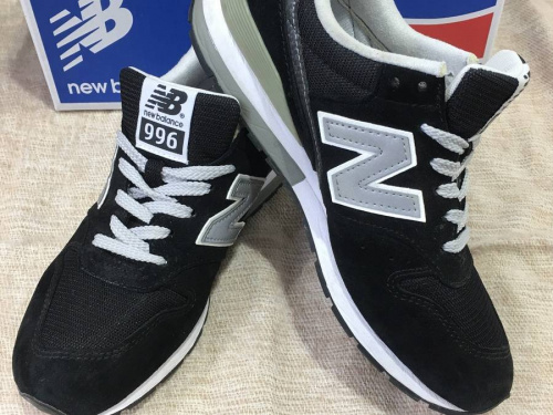 レディースファッションのニューバランス（new balance）