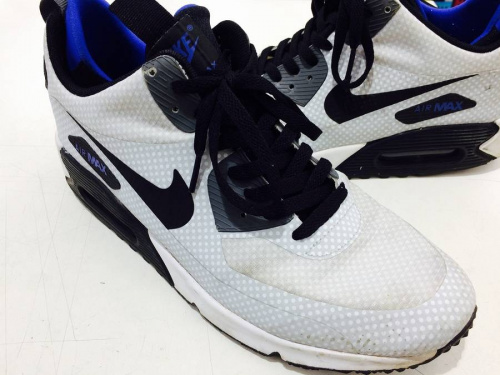 スニーカーのナイキ（NIKE）