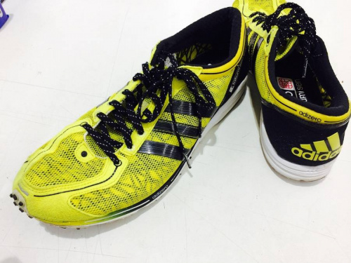ナイキ（NIKE）のアディダス（adidas）