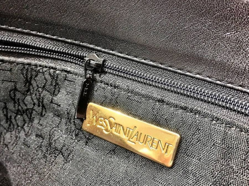 Saint Laurentの東浦和　衣類