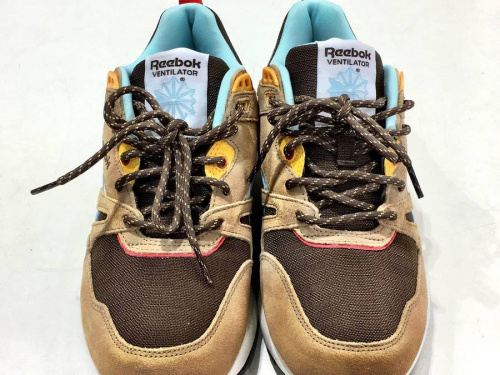 東浦和　衣類のスニーカー