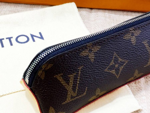 LOUIS VUITTON(ルイ・ヴィトン)の東浦和 衣類