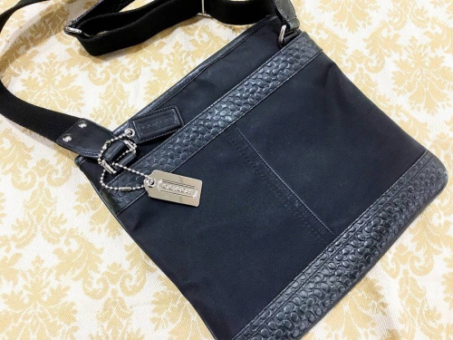 財布の東浦和 ブランド