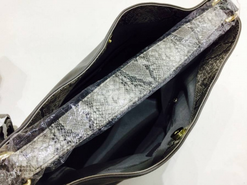 カジュアルバッグのDIANA