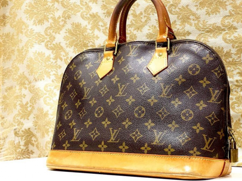 LOUIS VUITTON(ルイ・ヴィトン）のモノグラム