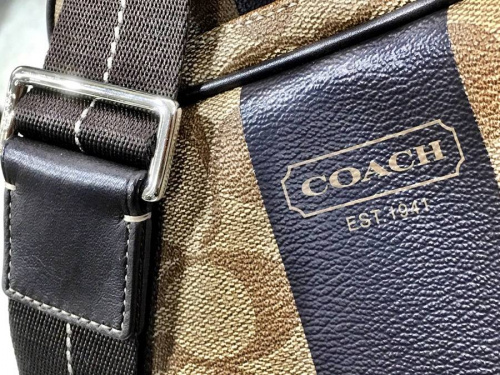 メンズファッションのスニーカー