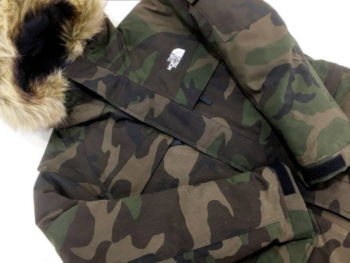 ダウンジャケットのバッグ