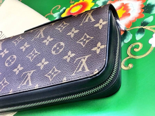 バッグのLOUIS VUITTON(ルイ・ヴィトン）