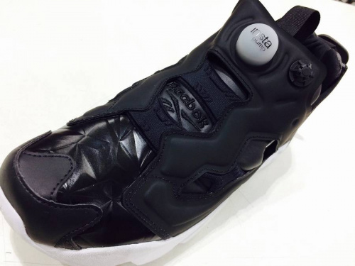 レコーダーのDIADORA
