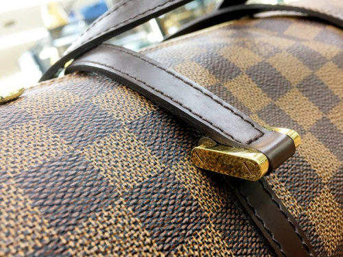 財布の東浦和　ブランド