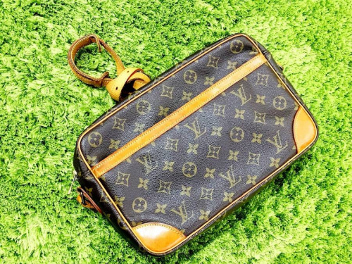 バッグのバーバリー（BURBERRY）