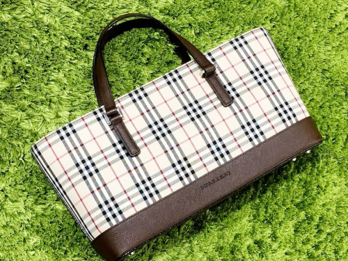 バーバリー（BURBERRY）のルイヴィトン（LOUIS VUITTON）