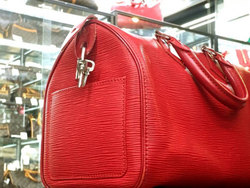 バッグのLOUIS VUITTON(ルイ・ヴィトン）