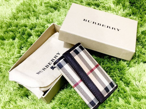 バッグのバーバリー（BURBERRY）