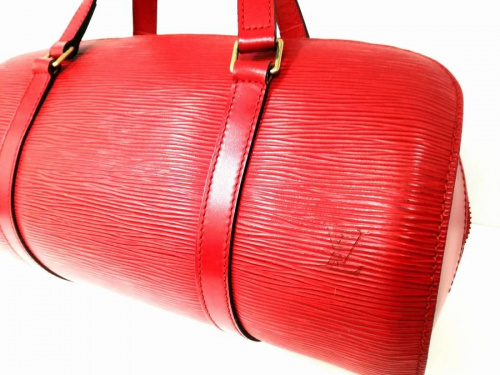 レディースファッションのカジュアルバッグ