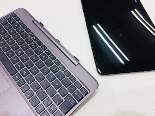 タブレットのノートパソコン